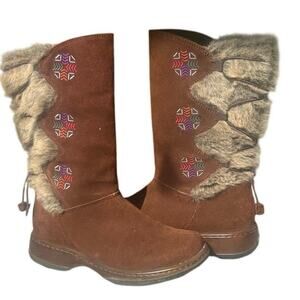 Dansko Fyodora Brown Suede
Boots with Fur Trim  size 7 / EUR 37